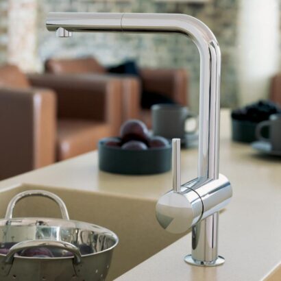 Кухненски смесител с издърпващ се аератор GROHE Minta 32168000