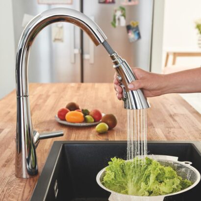 Кухненски смесител с издърпващ се чучур с 3 вида струи GROHE Zedra 32294002